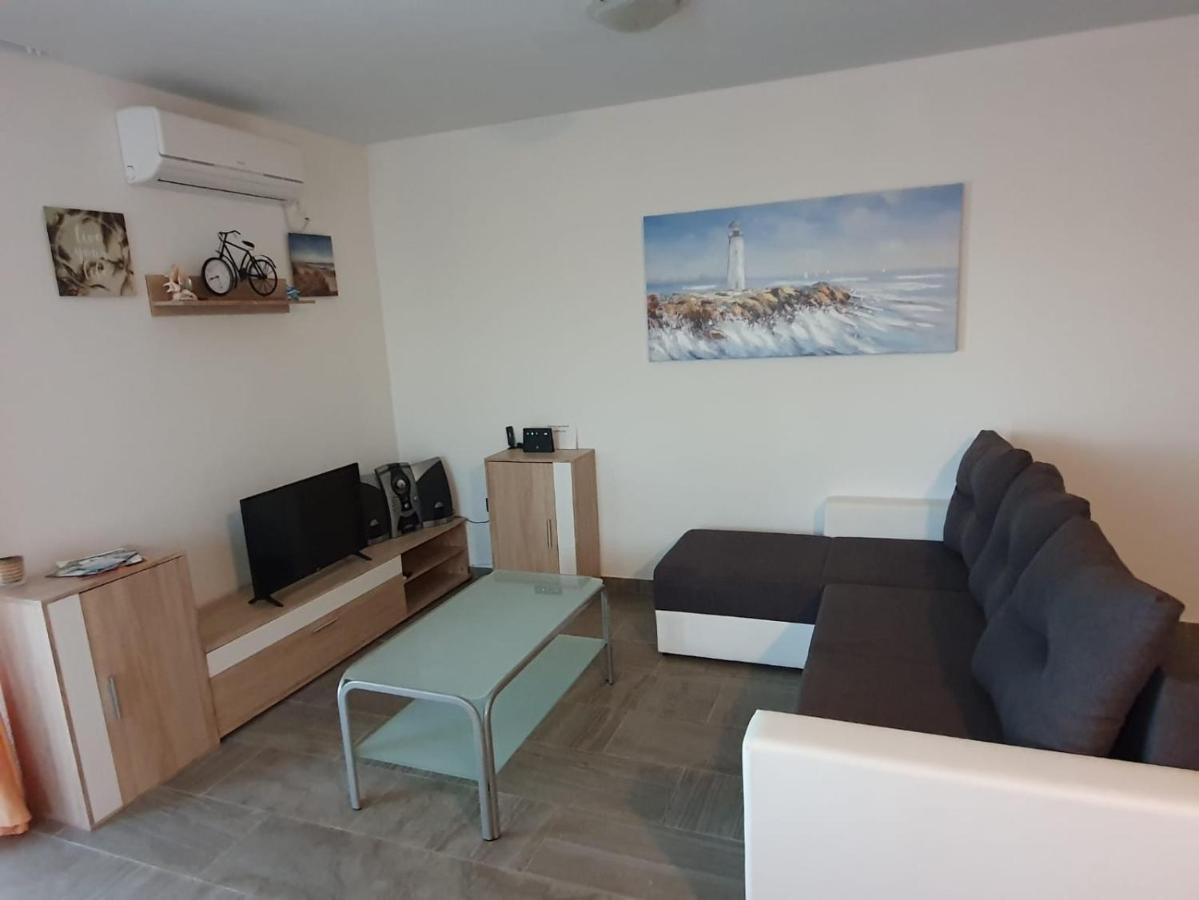 Apartmani Lucija Масленица Екстериор снимка