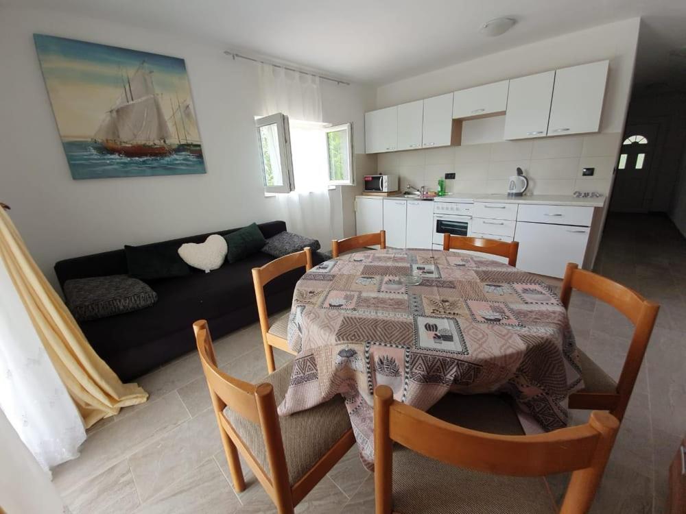 Apartmani Lucija Масленица Екстериор снимка