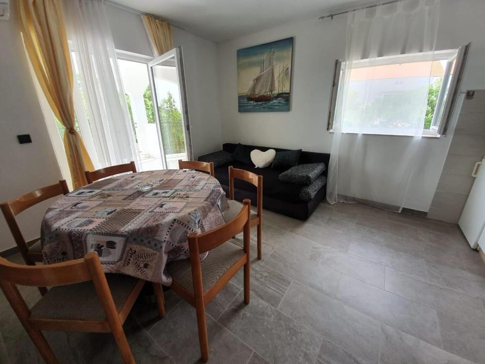 Apartmani Lucija Масленица Екстериор снимка