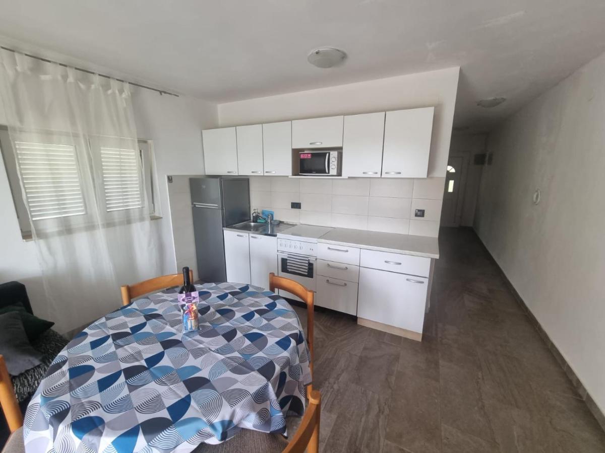 Apartmani Lucija Масленица Екстериор снимка